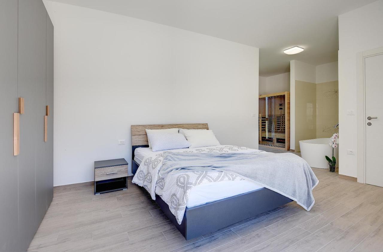 Vila Nauta - Luxury In Vintijan, Near Pula Екстер'єр фото